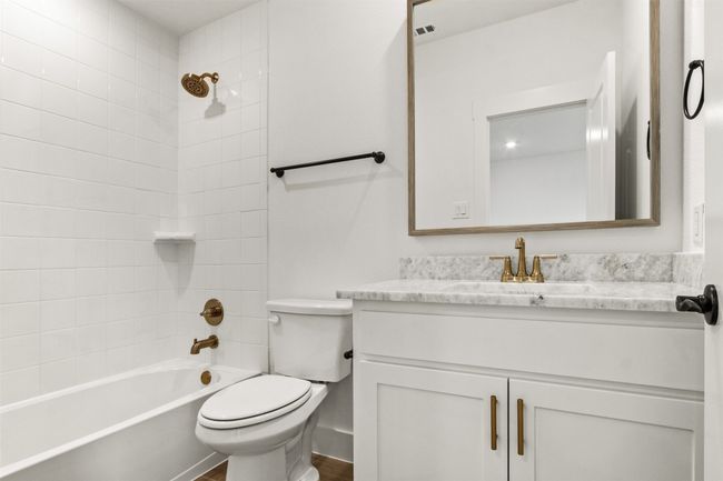 026-12516AudubonTrail-Rowlett-TX-75089-Bathroom3.jpg-SMALL | Image 26