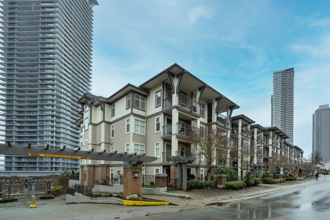 313 - 4768 Brentwood Drive, Condo with 2 bedrooms, 2 bathrooms and 1 parking in Burnaby BC | Image 3