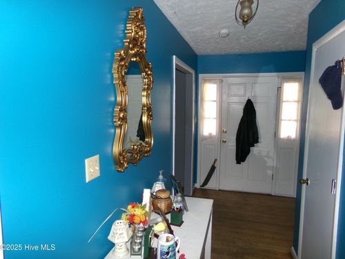 301 Mcgirts Bridge Rd, Laurinburg, NC, 28352-3201 | Card Image