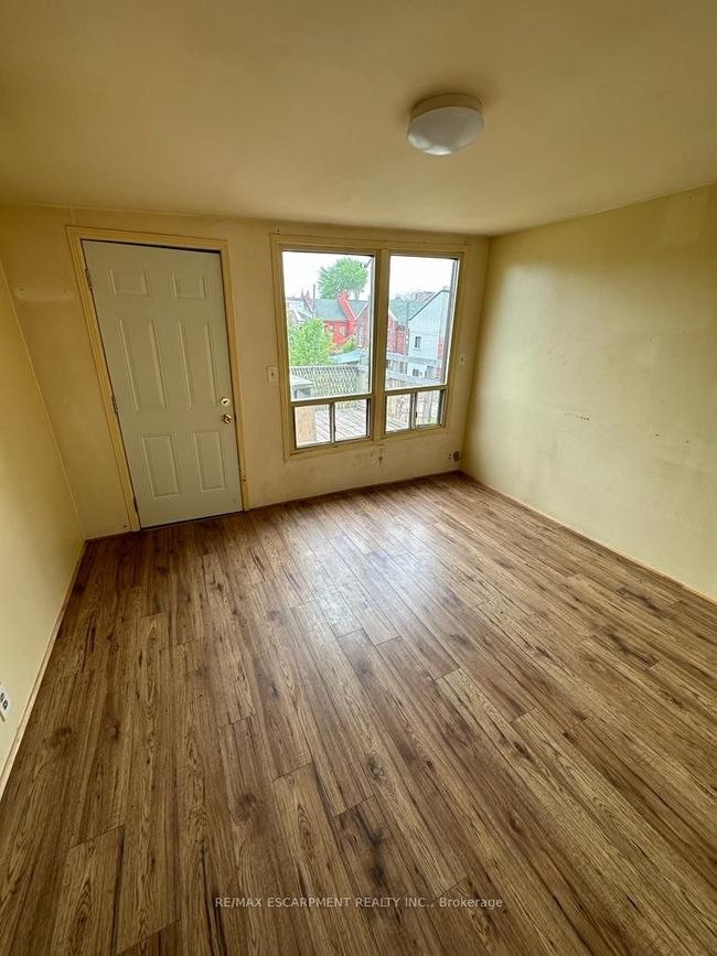 206 Hughson St. N, House other with 4 bedrooms, 3 bathrooms and null parking in Hamilton ON | Image 7