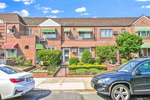 6134 80th St, Middle Village, NY, 11379-1321 | Card Image