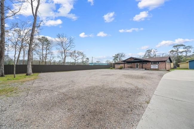 29519 W Hawthorne Dr, House other with 3 bedrooms, 2 bathrooms and null parking in Spring TX | Image 25