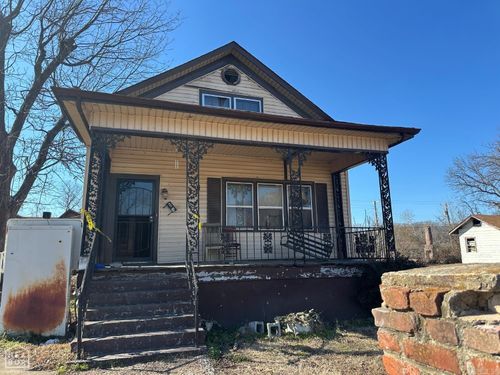 927 Cherry St, Helena, AR, 72342-2703 | Card Image