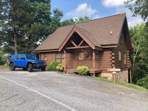 234 Alpine Mountain Way, Pigeon Forge, TN, 37863-7004 | Card Image