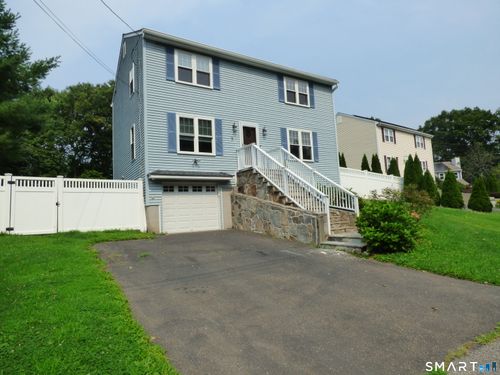 7 Ridge Ln, Shelton, CT, 06484-5555 | Card Image