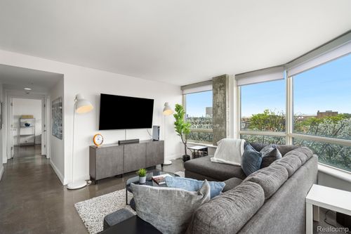 apt-4a-3320 Spinnaker Ln, Detroit, MI, 48207-5004 | Card Image