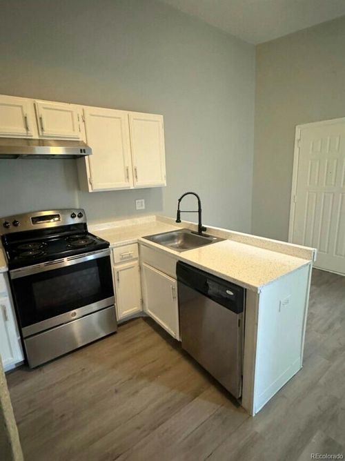 apt-20-912 S Dearborn Way, Aurora, CO, 80012-3881 | Card Image