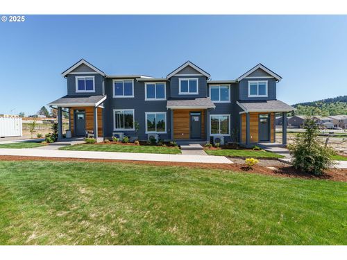 8-4019 Sw Myrtle Aly, Gresham, OR, 97080-7970 | Card Image