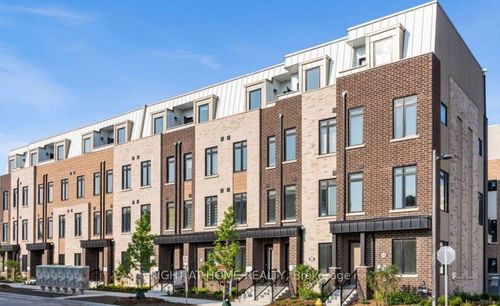 1 Case Ootes Dr, North York, ON, M4A0A9 | Card Image