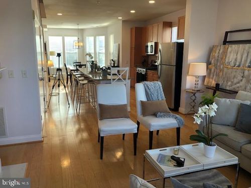 apt-201-1633 N Colonial Ter, ARLINGTON, VA, 22209-1454 | Card Image