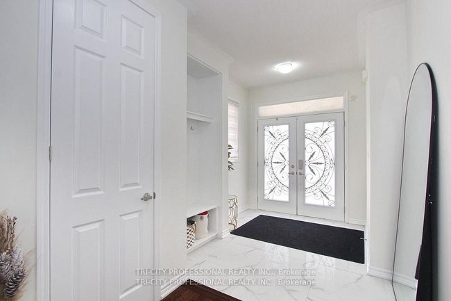 16 Dolucci Cres, House other with 4 bedrooms, 3 bathrooms and 2 parking in Brampton ON | Image 4