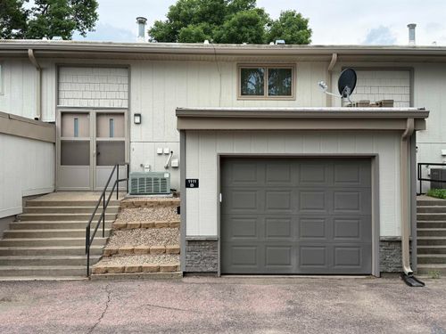 1111 Council Oak Dr, Sioux City, IA, 51109-1550 | Card Image