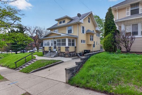 302 Ellery Ave, Jackson, MI, 49201-1816 | Card Image