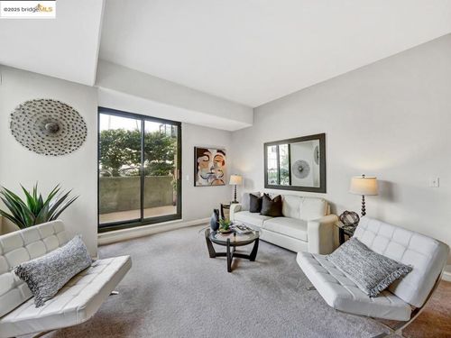 apt-101-1 Daniel Burnham Ct, San Francisco, CA, 94109-5456 | Card Image