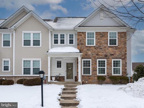 711 Sun Valley Ct, CHESTER SPRINGS, PA, 19425-2919 | Card Image