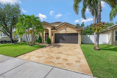 386 Sw 206th Ave, House other with 4 bedrooms, 2 bathrooms and null parking in Pembroke Pines FL | Image 1