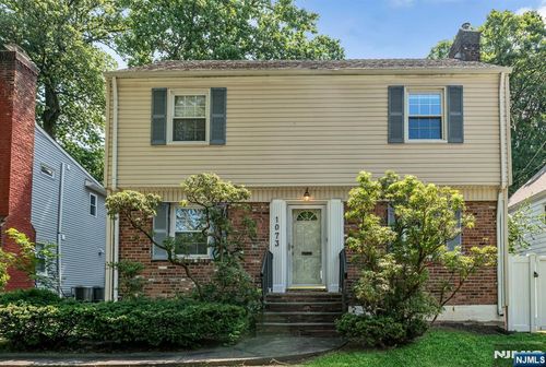 1073 Bromley Ave, Teaneck, NJ, 07666-1918 | Card Image