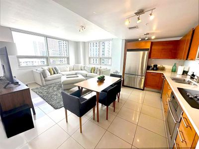 1116 - 3250 Ne 1st Ave, Condo with 2 bedrooms, 2 bathrooms and null parking in Miami FL | Image 3