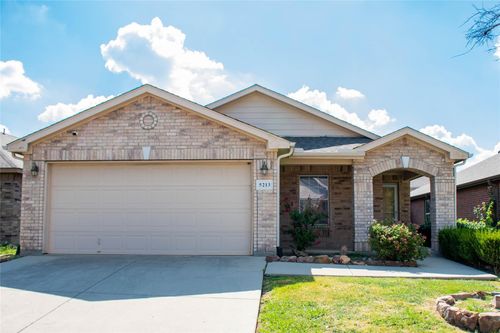 5213 Mirror Lake Dr, Haltom City, TX, 76117-1327 | Card Image