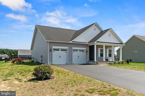 823 Greenbrook Dr, MILFORD, DE, 19963-6434 | Card Image