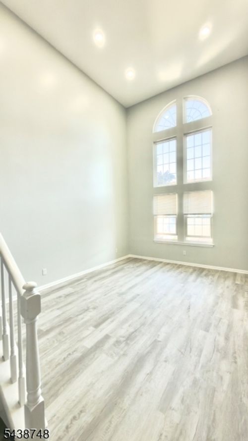 319 Hannah Way, Bridgewater, NJ, 08807-5689 | Card Image