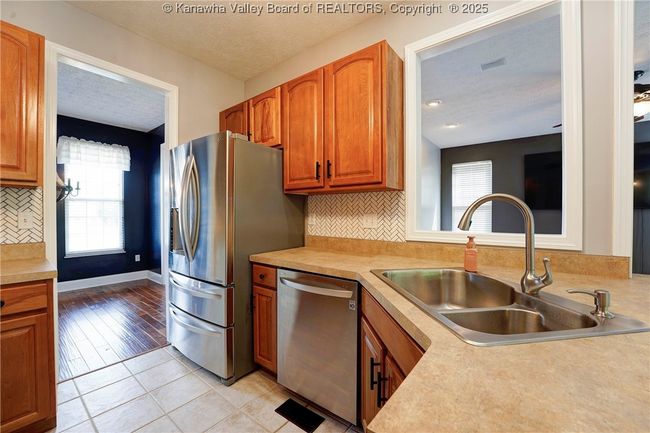 121 Jericho Rd, House other with 4 bedrooms, 3 bathrooms and null parking in Winfield WV | Image 8