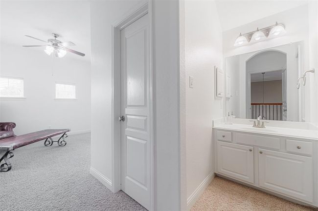 Bath #4 Jack and Jill leading to bedroom #5 | Image 37