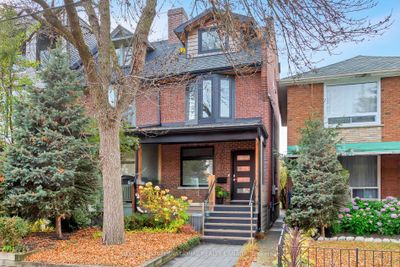 226 Lippincott St, House attached with 3 bedrooms, 3 bathrooms and 1 parking in Toronto ON | Image 2