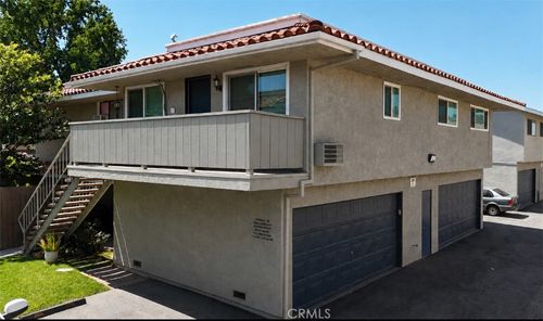 2423 Deodar St, Santa Ana, CA, 92705-1736 | Card Image