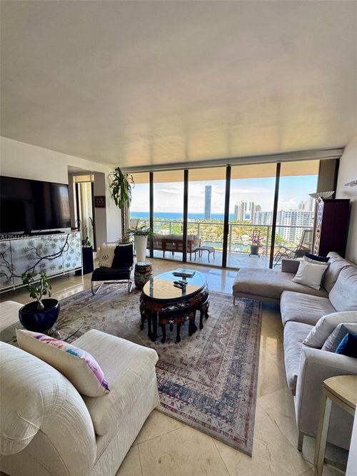 15f-19500 Turnberry Way, Aventura, FL, 33180-2537 | Card Image
