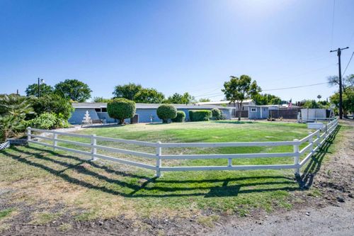 5512 E Ashlan Avenue, Fresno, CA, 93727 | Card Image