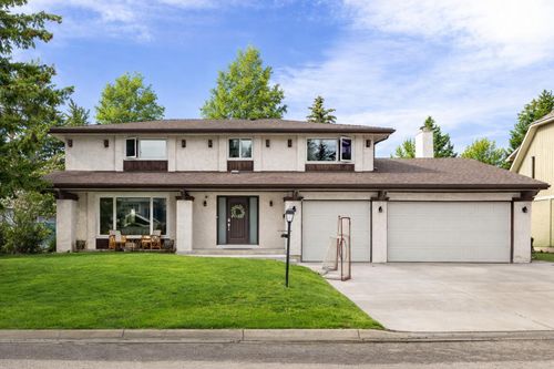 504 Varsity Estates Bay Nw, Calgary, AB, T3B2W8 | Card Image