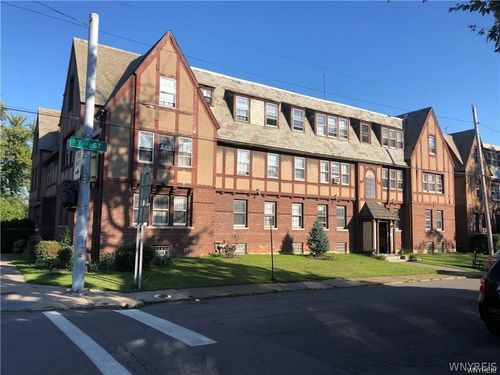 565 7th St, Niagara Falls, NY, 14301-1647 | Card Image