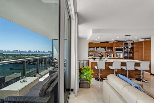 apt-1704-5875 Collins Ave, Miami Beach, FL, 33140-3768 | Card Image