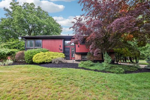 18 Pippen Place, Clarkstown, NY, 10956 | Card Image