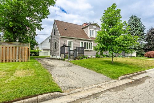 19 Cypress St, Saint Thomas, ON, N5R1N2 | Card Image