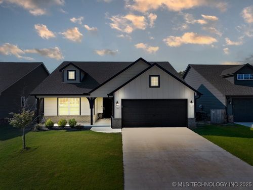 1917 E Van Buren St, Broken Arrow, OK, 74011-7508 | Card Image