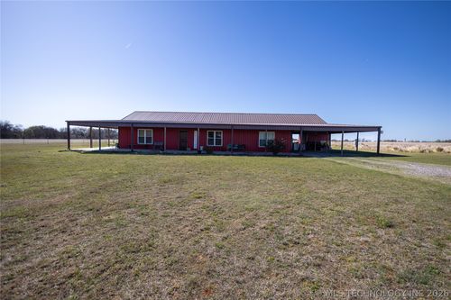 8251 Se Woodlawn Rd, Lawton, OK, 73501-5671 | Card Image