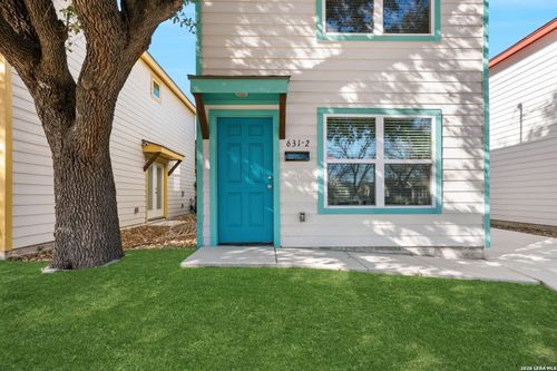 2-631 E Carolina St, San Antonio, TX, 78210-1821 | Card Image