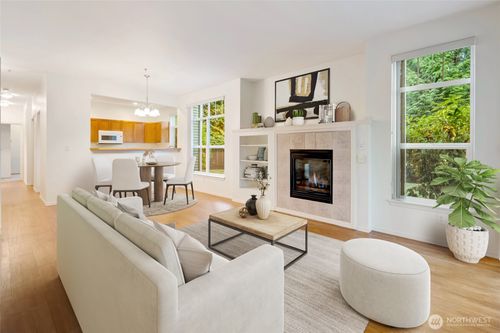 apt-b101-12712 Admiralty Way, Everett, WA, 98204-8011 | Card Image