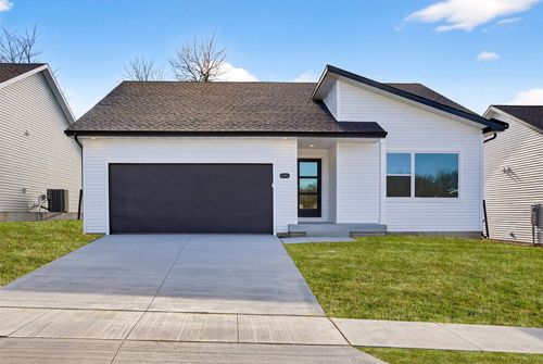 4295 Grover Woods Ln, Des Moines, IA, 50317-1217 | Card Image