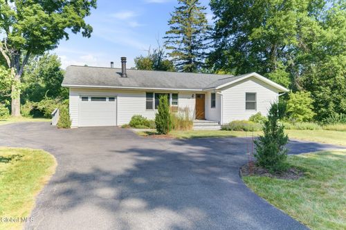 54 Willow St, Guilderland, NY, 12084-9778 | Card Image