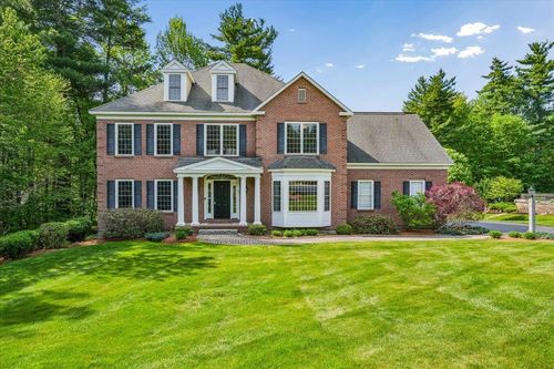 22 Elizabeth Way, Bedford, NH, 03110-4543 | Card Image