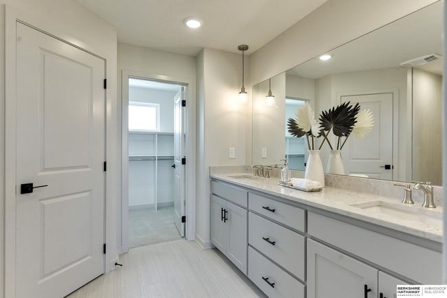 5513 N 191 St St, House other with 4 bedrooms, 3 bathrooms and 3 parking in Elkhorn NE | Image 44