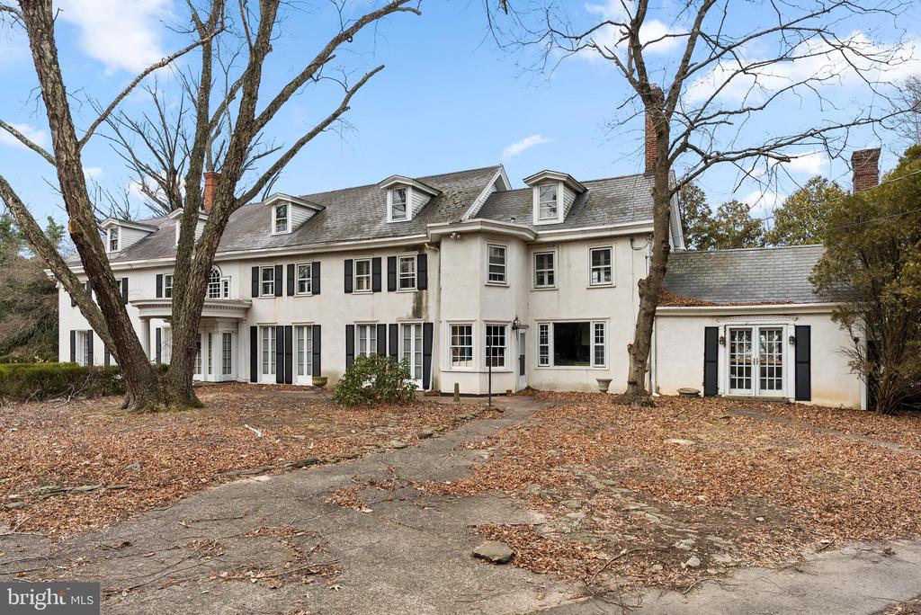 Residential in EDGEWATER PARK 3