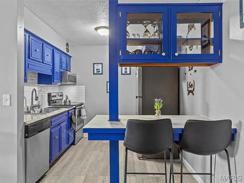 unit-b-452 Chapel Ridge Dr, Hazelwood, MO, 63042-2668 | Card Image