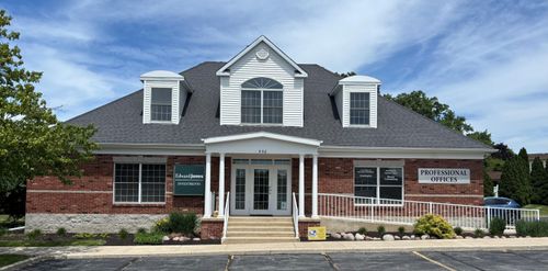 552 Vale Park Rd, Valparaiso, IN, 46385 | Card Image