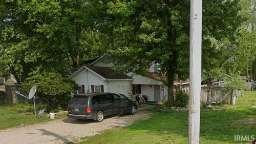 68 E South St, Milford, IN, 46542-9401 | Card Image