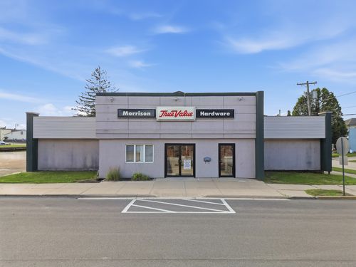 104 S Genesee St, Morrison, IL, 61270-2515 | Card Image