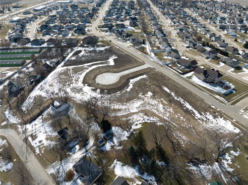 328 Young Court, Center Point, IA, 52213 | Card Image